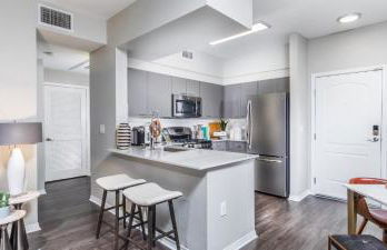 Noho Haven 2 bed Apt with FREE Parking - Foto 10