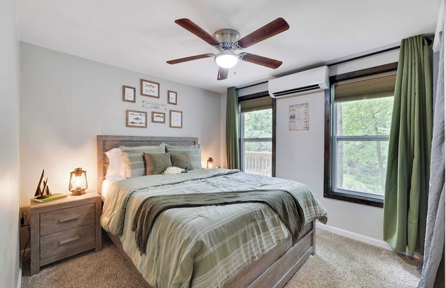 Moshannon Tree-lined Pocono Retreat w/ Hot Tub, Firepit & Pool Table - Photo 24