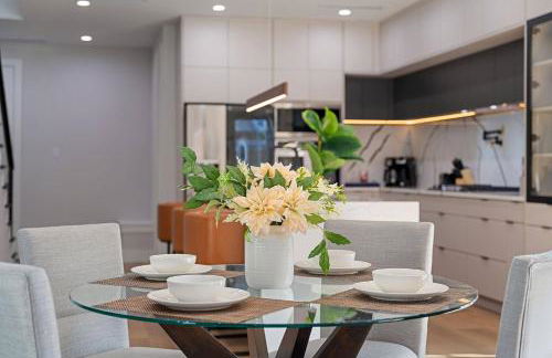 Luxurious 5 BD 5 BA Home|Rooftop + Hot tub + Grill - Foto 20