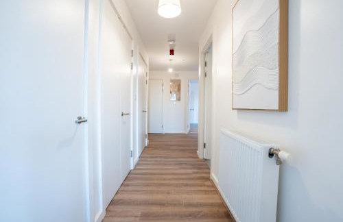 Central Wembley Stadium Luxe Stay with Pool Table - Foto 18