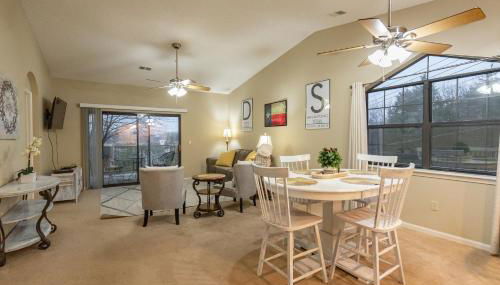 2BR Penthouse Condo - 2 Pools - Close to the Strip - Stairs Required - FREE TICKETS INCLUDED - FHC-24 - Foto 3