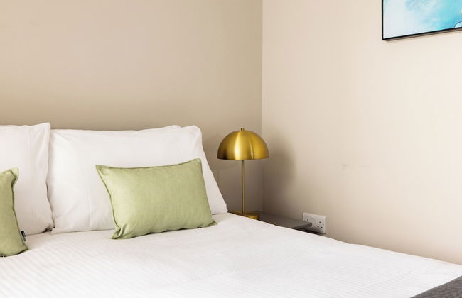 Plymouth by Charles Hope - Foto 5