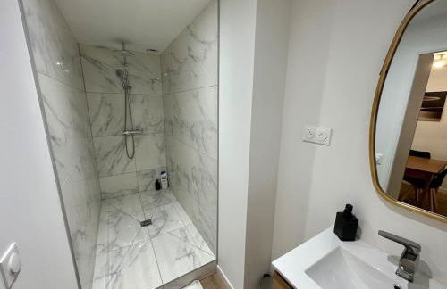 Mascate - Appartement avec terrasse privée et climatisation - Foto 9