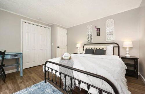 The Bumble Bee Hive 7-Bedroom House w/ Hot Tub - Foto 4