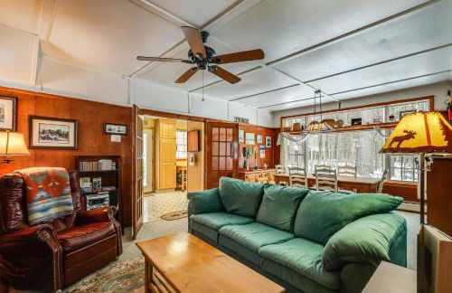 Walk to Lake George Beach Quiet Family Retreat - Foto 1