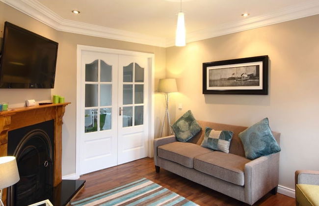 Luxurious KC House - Photo 28