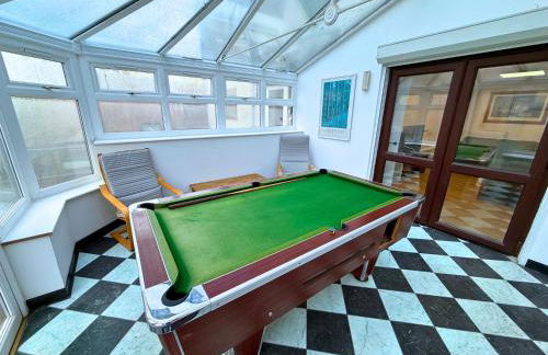 New 4 Bed House Sleeps up to 8 People - Foto 25