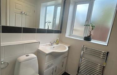 3 Bedroom Lovely Calm Independent Home - Foto 9