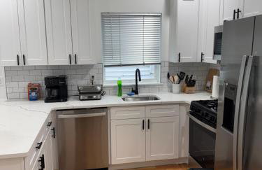 Elegant Retreat Near EWR n NYC - Photo 15