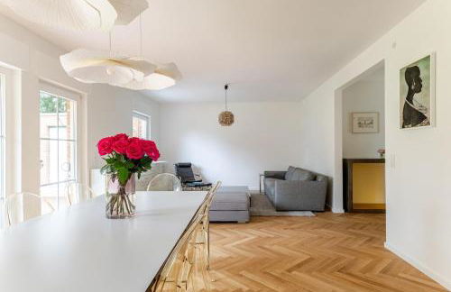 Idyllisches, neu renoviertes Haus mit Steg am See - Photo 15