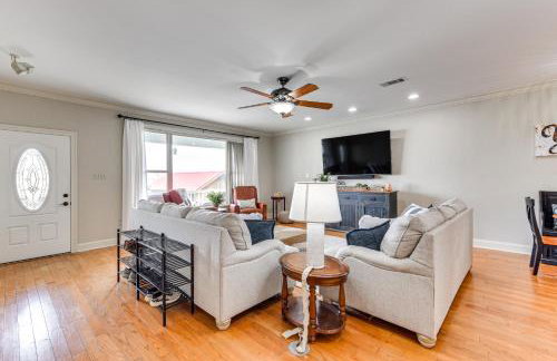 Lakefront Oscar Home with Game Room and Boat Dock! - Foto 4