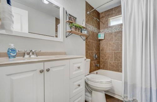 Family Friendly Getaway-4BR-Playset-Trampoline - Foto 24