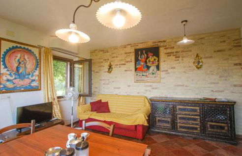 Gorgeous Home In Monterubbiano With Private Swimming Pool, Can Be Inside Or Outside - Foto 3