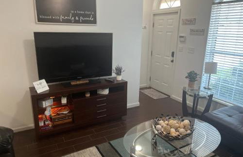 3 Bed 3 Bath Townhome - Foto 4