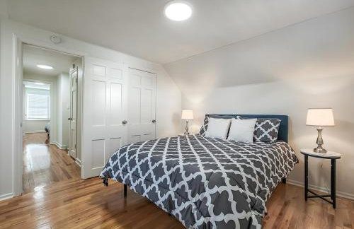 4 Bedroom Plaza Charmer Pet Friendly - Photo 34