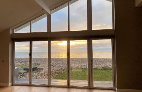 Wow I'm living on the beach. Luxury 4 bed sleeps 8 - Photo 27