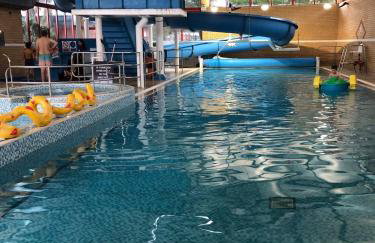 Davies Caravans on Oakdene Forest Park 3 bedroom holiday lodge home - entertainment passes included - Foto 2