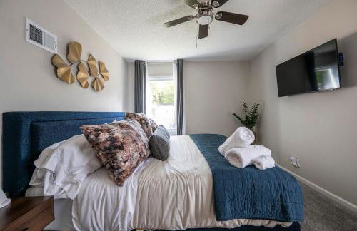 Modern Luxe 3B2B - Hot Tub - Game Room - EV Charger - Walk to Downtown LS - Foto 58