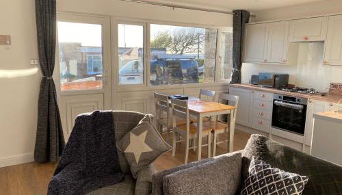 Bay - Brambles Chine, Colwell Bay, Nr Yarmouth - 5 star WiFi - Short walk to The Hut and beach - Ferry offers - Foto 5