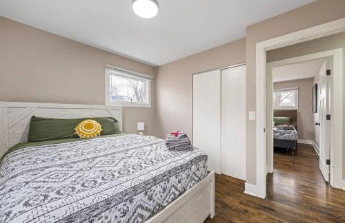 Benson. Cozy pet friendly living. No pet fees. - Photo 5