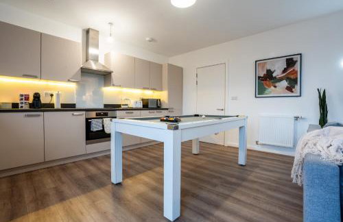 Central Wembley Stadium Luxe Stay with Pool Table - Foto 66