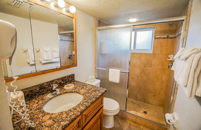 Coral Reef Beach Resort - Foto 13