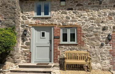 The Nook at Pentregaer Ucha, with tennis court & lake. - Foto 5