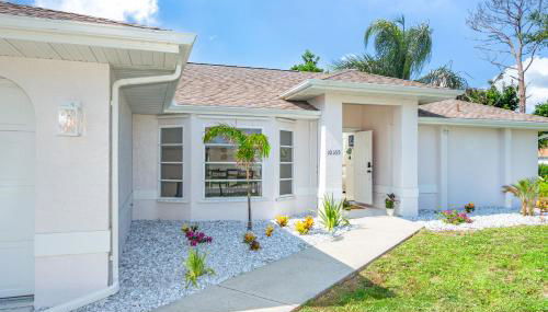 Beautiful Spacious Home! Close to Beaches - HEATED Private Pool - Foto 4