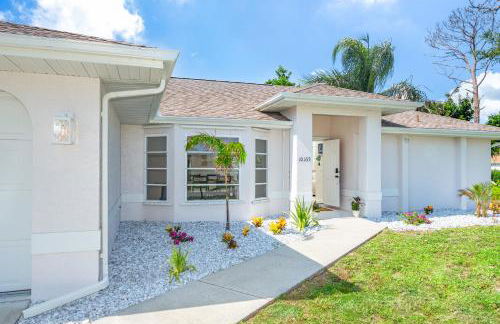 Beautiful Spacious Home! Close to Beaches - HEATED Private Pool - Foto 4