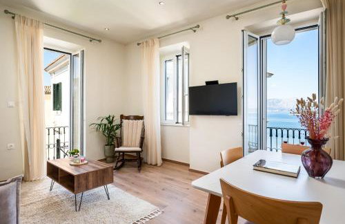 Fotiadis Family Luxury Suites by Konnect - Photo 66