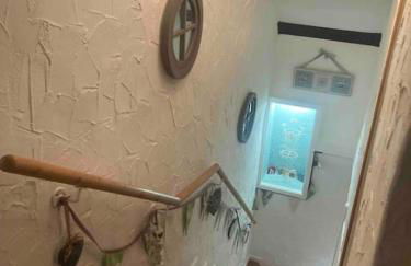 Quaint Cottage main street Llandeilo - Photo 15