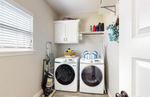 Poolside Chic by the Beach - Foto 19