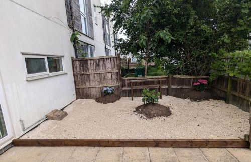 Cute 3 Bedroom House Near Etihad Stadium and CoOp arena with parking - Foto 11