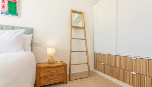 Apartamento con terraza, piscina y parking - Foto 5