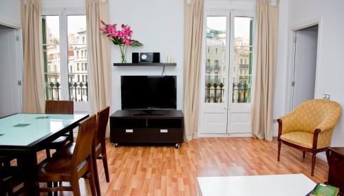 Claris Apartments - Photo 2