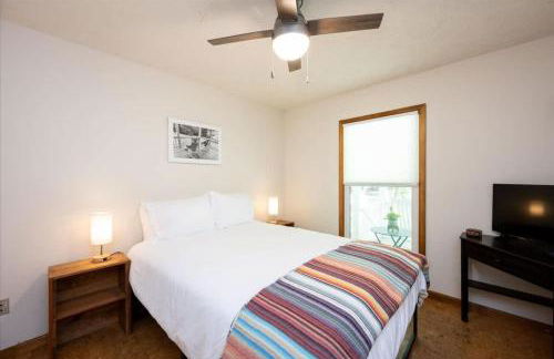 Quiet Retreat - Piano Firepit Peloton - 30 min to RTP - Photo 14