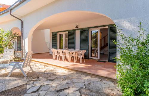 GuestHost - Quercianella Lovely Villa near the Sea With Parking! - Foto 2