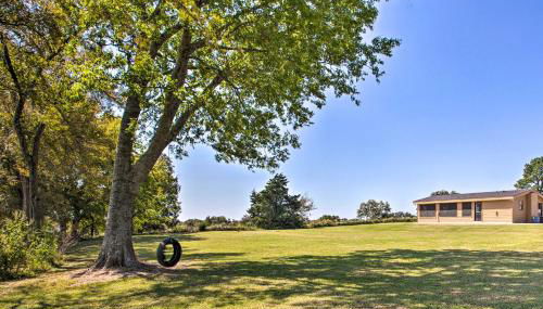 Pet-Friendly Efficiency Cottage with Pool! - Foto 3