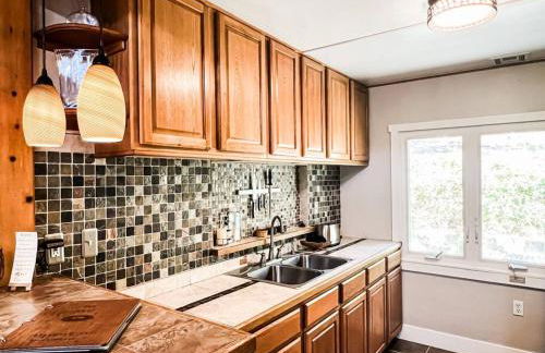 The Nest Serene Sanctuary w Hot Tub Fireplace Grill Hammock Outdoor Fire Feature Fully Fenced Yard AC Pets Ok - Foto 41