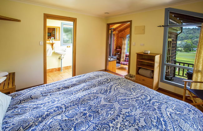 Wisteria Cottage and Cabins - Photo 29