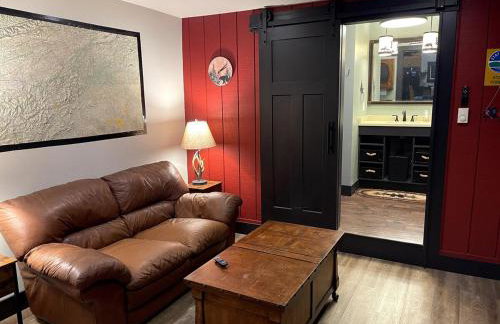 Twin Oaks Cabin at Linville, Private, New remodel - Foto 28