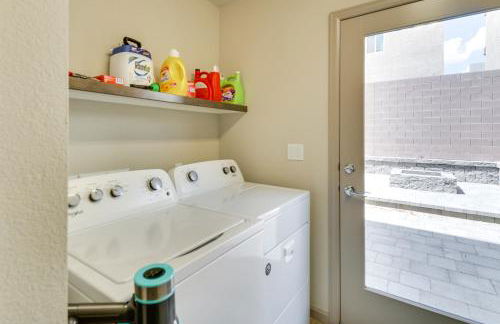 Las Vegas Home with Terrace about 10 Mi to the Strip! - Foto 27