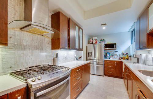 Modern Beverly Hills Townhome 5 Mi to Hollywood! - Foto 1