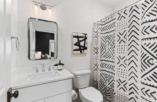 Walk to 12 South and Belmont with Garage FirePit and Patio - Foto 17