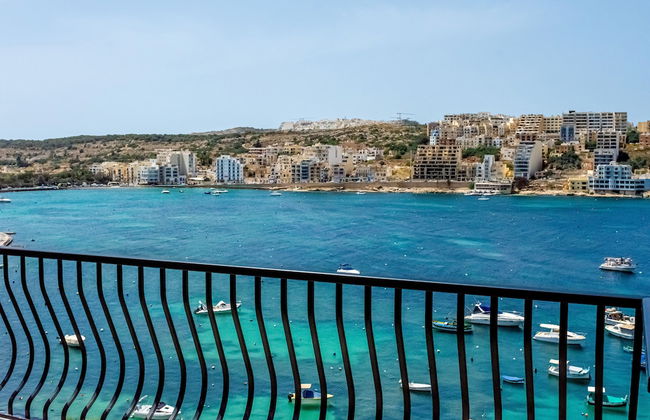 Harbour Lights Seafront Penthouse by Getaways Malta - Foto 17