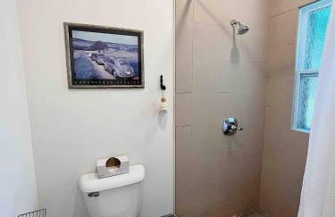 Downtown Location W Patio plus Washer and Dryer - Foto 3