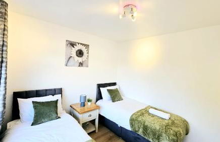 Cosy and spacious Home -Free parking, Free WiFi- sleeps 5 by FINNA Properties Ltd - Foto 17