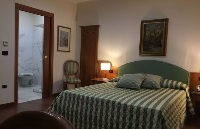 Erania Rooms & Apartments - Photo 11