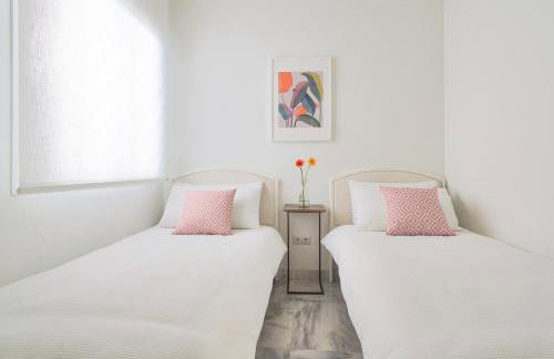 Modern City Centre Apartment w/ Terrace & Fast WIFI - Foto 26