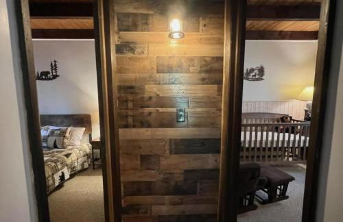 Hideout Pocono Chalet - Foto 25